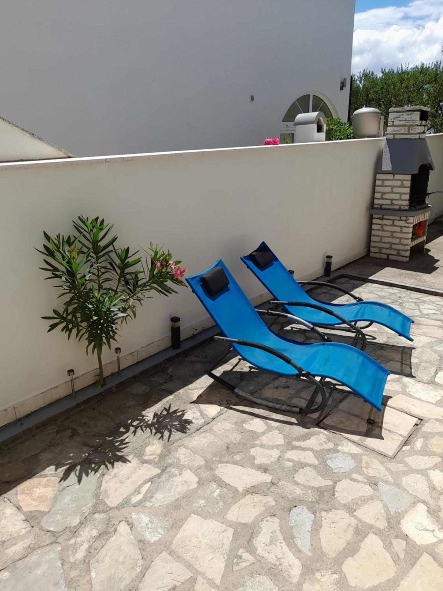 Apartment Milka By The Sea Karlobag Dış mekan fotoğraf