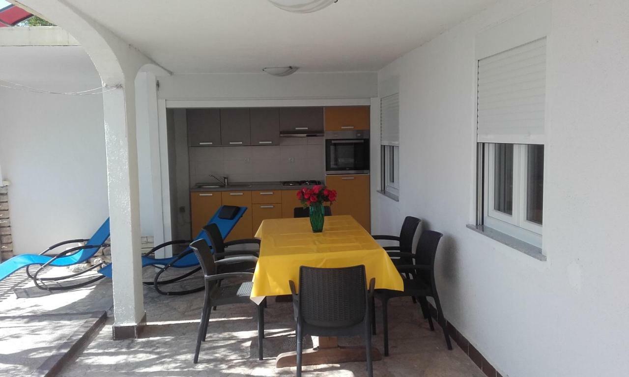 Apartment Milka By The Sea Karlobag Dış mekan fotoğraf
