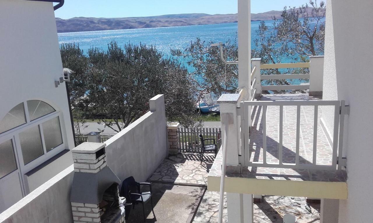 Apartment Milka By The Sea Karlobag Dış mekan fotoğraf