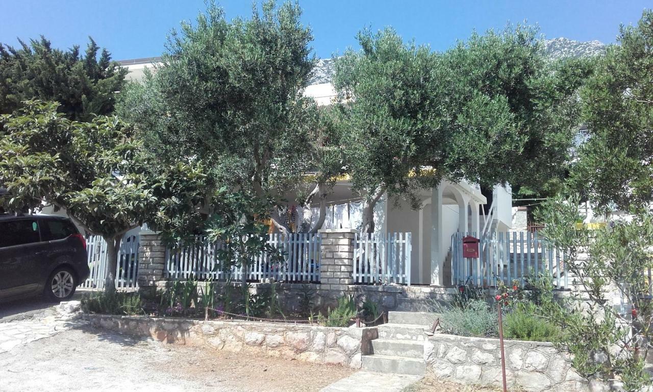 Apartment Milka By The Sea Karlobag Dış mekan fotoğraf